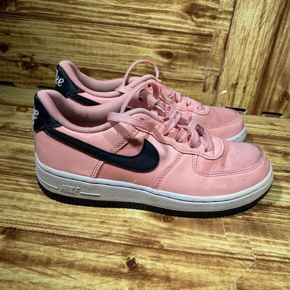 Nike Air Force 1 Valentines Day GS Bleached Coral/Black/White BQ6980-600 1,5Y - Picture 1 of 6